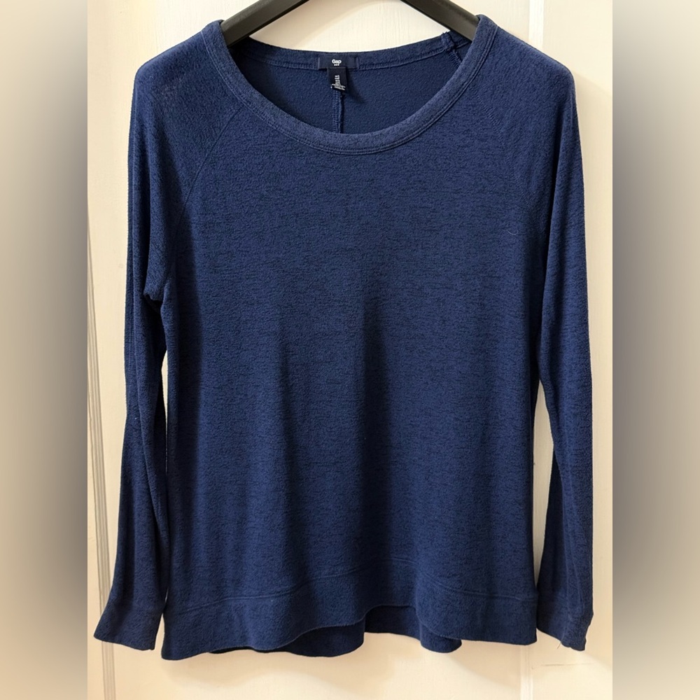 GAP LONG SLEEVE BLUE OPEN ROUND NECK TOP
